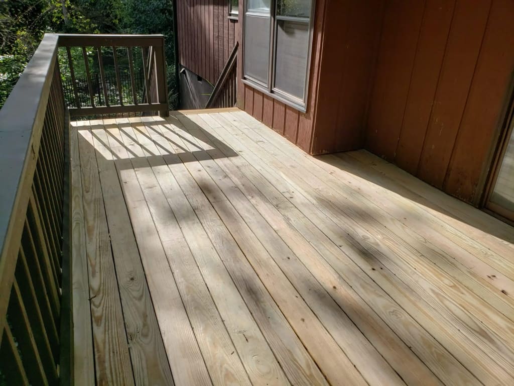 Erin Decking Replacement and Stain.